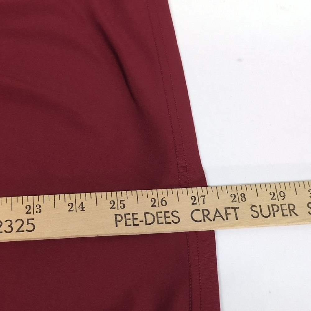 Under Armour Heatgear Burgundy and White Jersey Top Womens Size XL - Picture 8 of 8